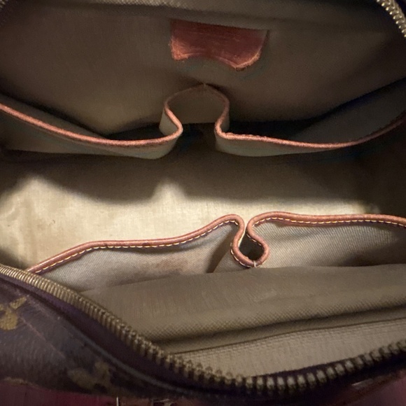 Louis Vuitton bag preloved see pics for wear smoke free home clean - Picture 7 of 9